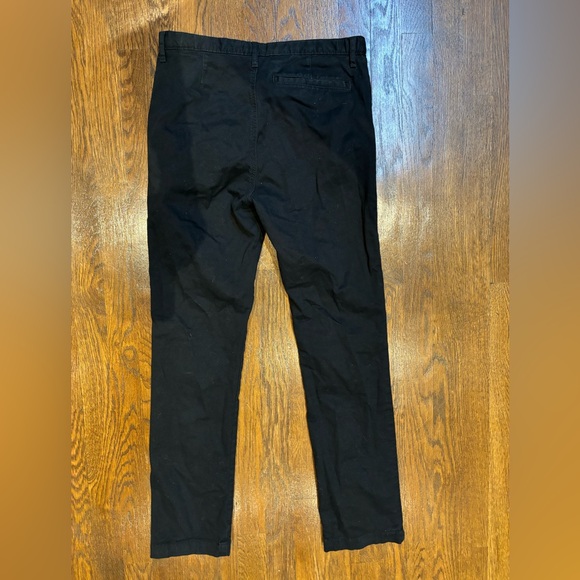 Old Navy Black Built-In Flex Jeans - Picture 3 of 4